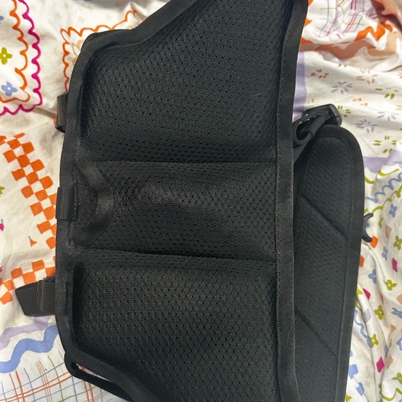 WANDRD ROAM SLING - 3L - Picture 2 of 6